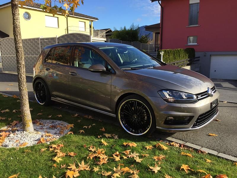 Gebraucht VW Golf VII Design 150 PS (110 kW) 2014