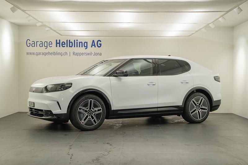 Weiss Neu 2025 Ford Capri Extended Range SUV | CHF 48’500 - Bild 1/4
