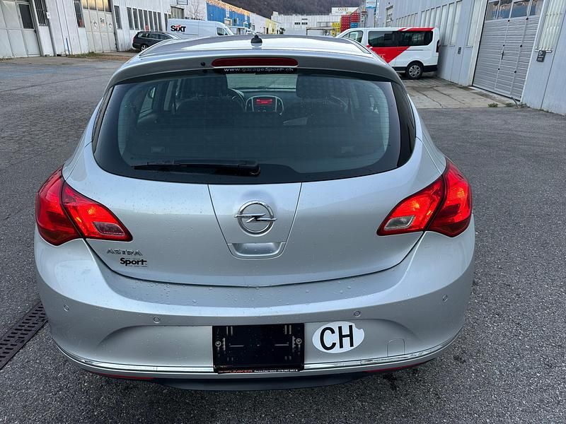 Gebraucht Opel Astra Active 120 PS (88 kW) 2014