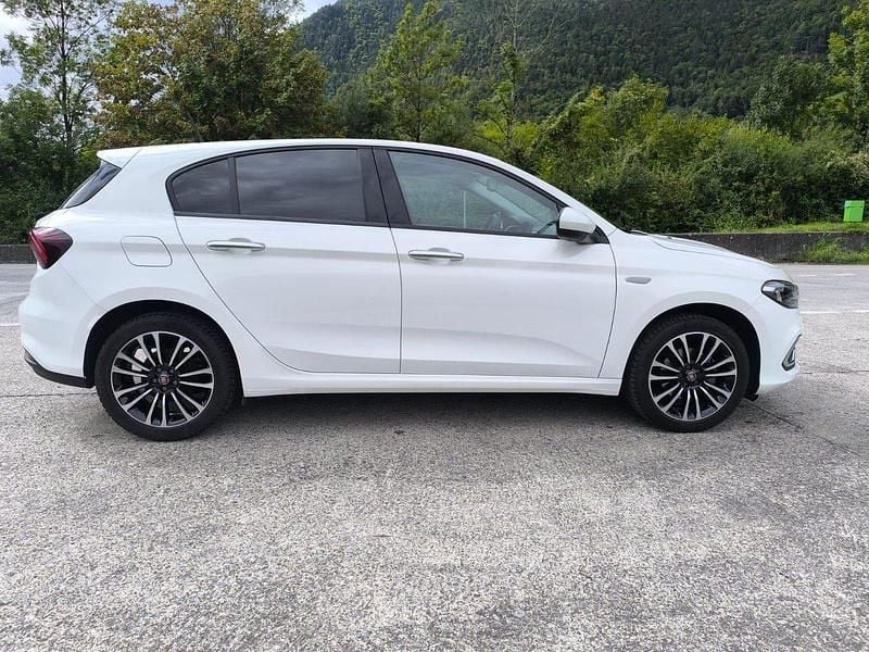Gebraucht Fiat Tipo Life 100 PS (73 kW) 2021 Weiss Limousine