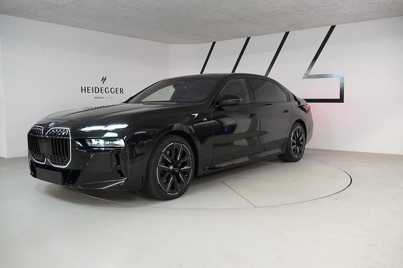Neu BMW 740 Comfort Edition 299 PS (219 kW) 2025 Schwarz Limousine