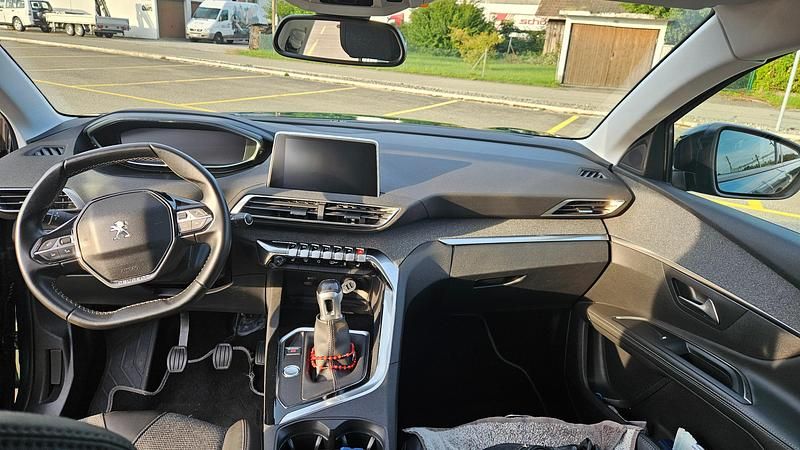 Gebraucht Peugeot 5008 Active 130 PS (95 kW) 2018 SUV