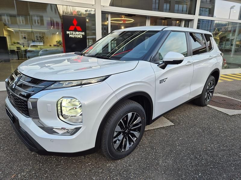 Weiss Neu 2026 Mitsubishi Outlander P-HEV Invite SUV | CHF 52’990 (Fairer Preis) - Bild 1/4
