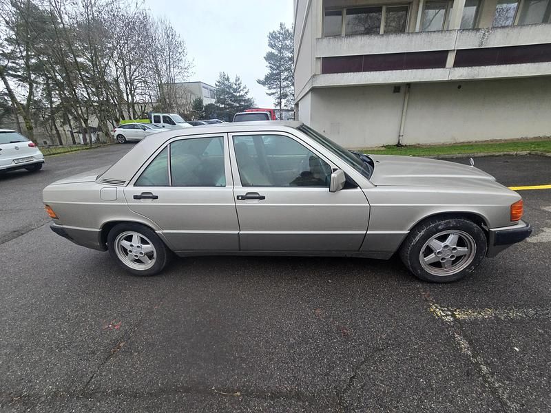 Gebraucht Mercedes 190 132 PS (97 kW) 1993 Limousine