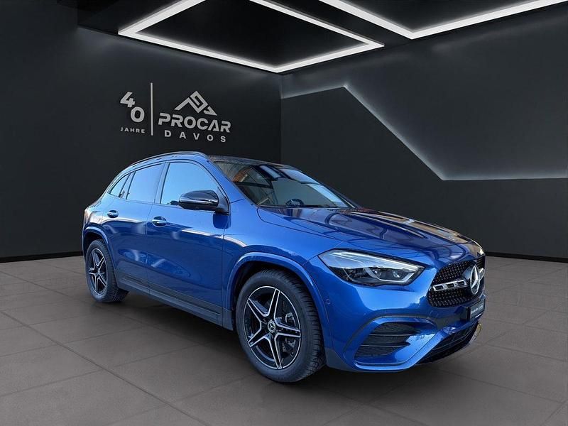 Gebraucht Mercedes GLA250 AMG line 238 PS (175 kW) 2024 Blau SUV