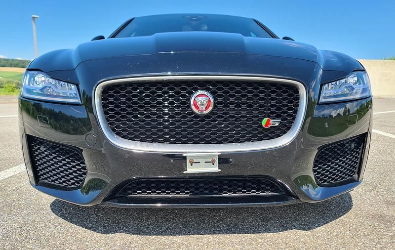 Gebraucht 2016 Jaguar XF S Limousine | CHF 35’000 - Bild 1/4