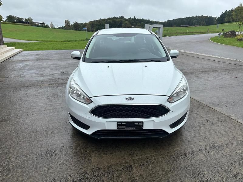 Gebraucht 2015 Ford Focus Trend | CHF 4’999 (Etwas zu teuer) - Bild 1/4