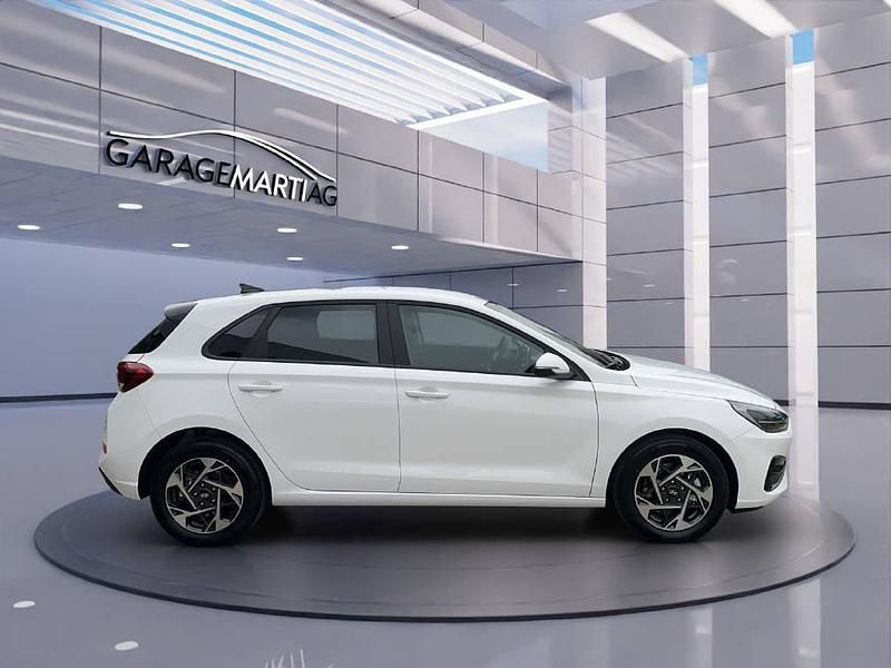 Neu Hyundai i30 140 PS (102 kW) 2025 Weiss Limousine