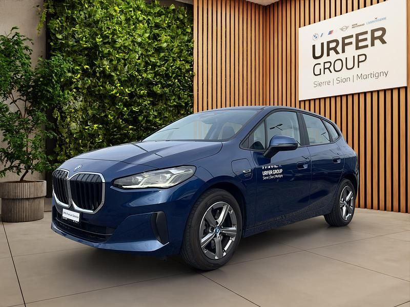 Gebraucht BMW 230e Active Tourer Comfort Edition 326 PS (239 kW) 2022 Blau Van / Kleinbus