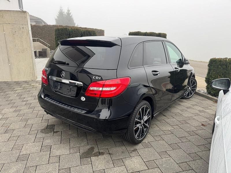 Gebraucht Mercedes B200 136 PS (100 kW) 2013 Van / Kleinbus