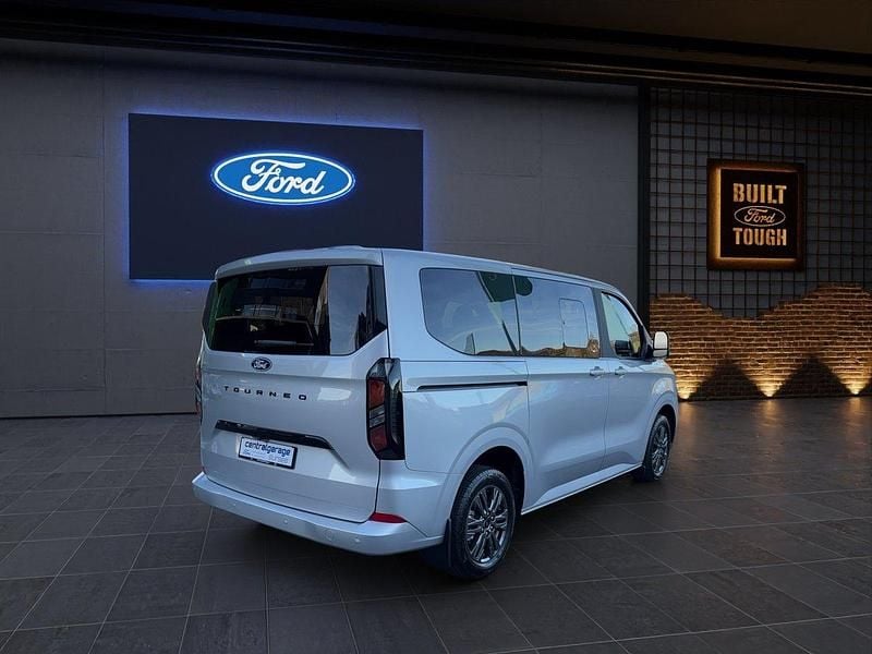 Gebraucht Ford Tourneo Titanium 136 PS (100 kW) 2024 Van / Kleinbus