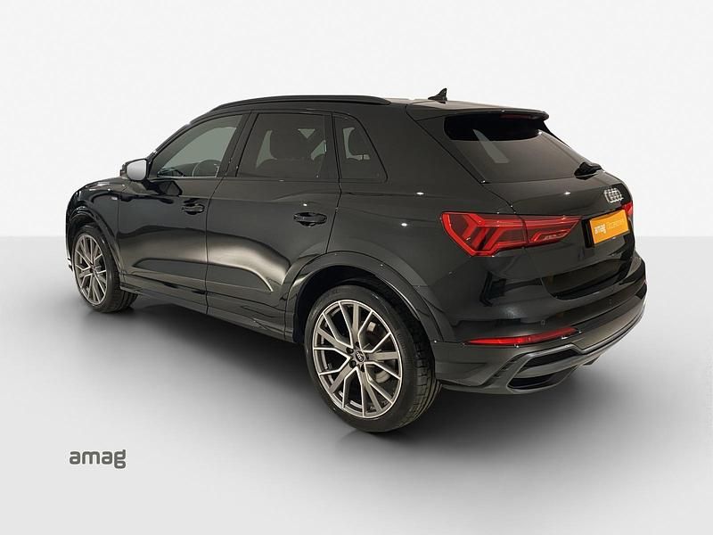 Gebraucht Audi Q3 Attraction 150 PS (110 kW) 2023 Mythosschwarz metallic SUV