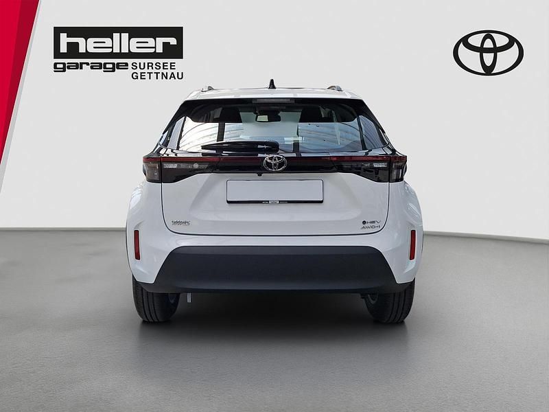 Neu Toyota Yaris Hybrid Comfort 131 PS (96 kW) 2025