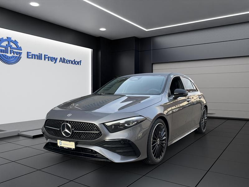 Grau Neu 2025 Mercedes A200 AMG line Limousine | CHF 46’000 (Superpreis) - Bild 1/3