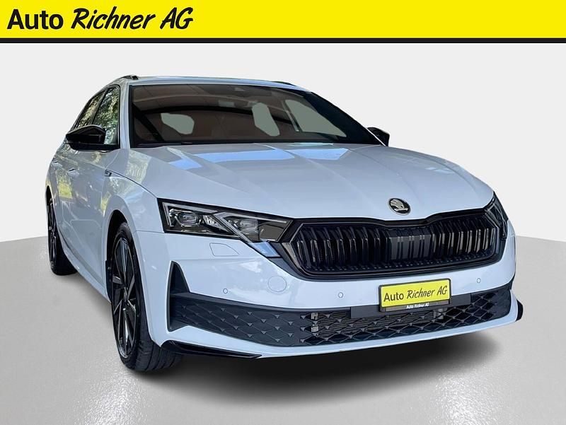 Weiss Gebraucht 2024 Skoda Octavia Selection Kombi | CHF 35’200 (Fairer Preis) - Bild 1/4