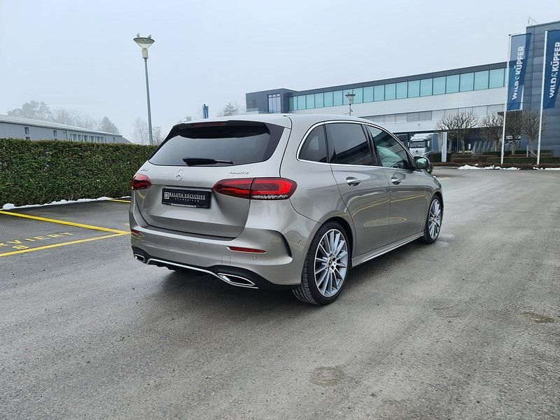 Gebraucht Mercedes B250 AMG line 224 PS (164 kW) 2019 Van / Kleinbus