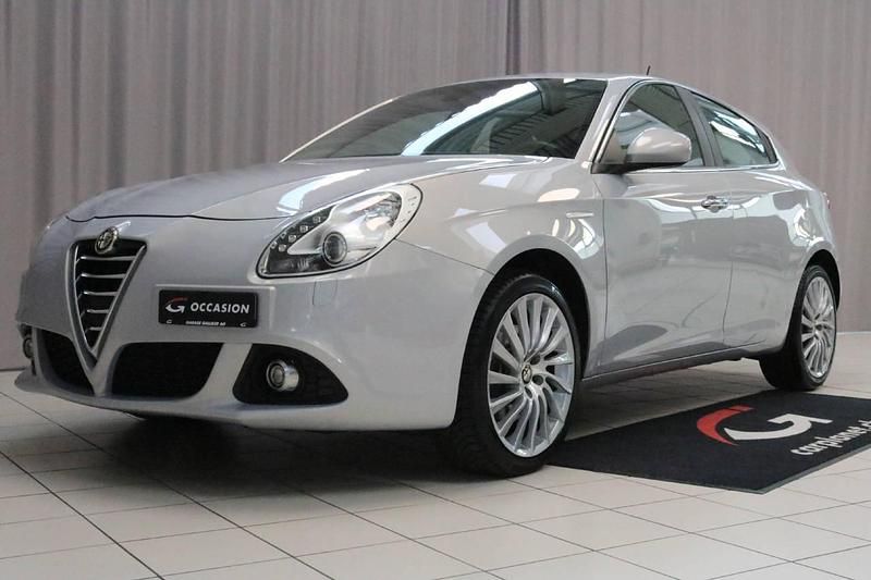 Gebraucht Alfa Romeo Giulietta Exclusive 170 PS (125 kW) 2016 Grau Limousine