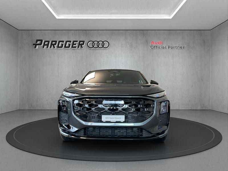 Neu Audi Q3 Sportback Ambiente 266 PS (195 kW) 2025 Grau SUV