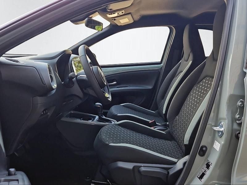 Neu Toyota Aygo X Trend 72 PS (52 kW) 2025 Grün SUV