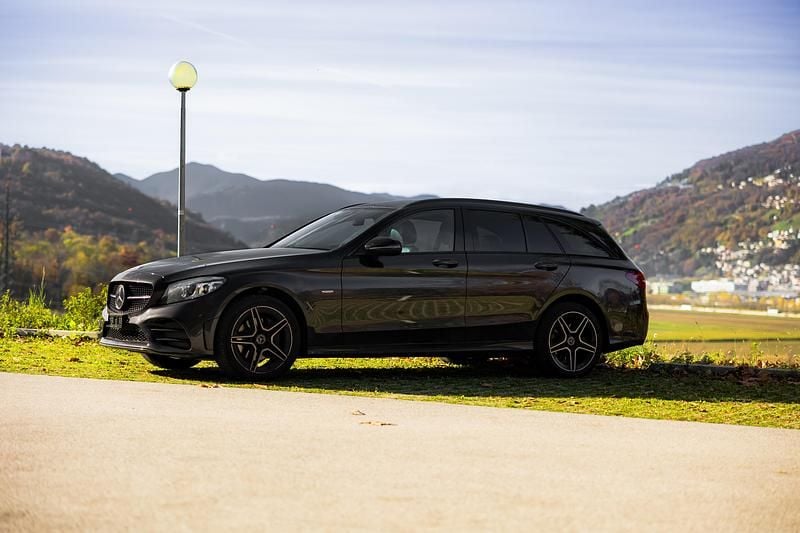 Gebraucht Mercedes C220 AMG line 194 PS (142 kW) 2021