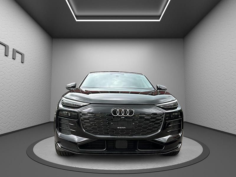 Schwarz Neu 2025 Audi Q6 e-tron Ambiente SUV | CHF 92’100 (Fairer Preis) - Bild 1/4