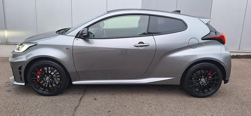 Neu Toyota Yaris Sport 280 PS (205 kW) 2026 Limousine