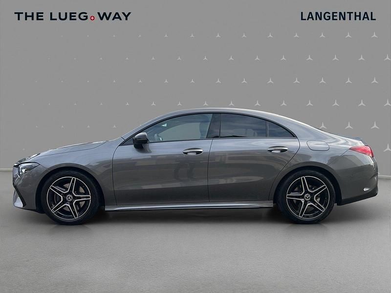 Gebraucht Mercedes CLA200 163 PS (119 kW) 2024 Grau Limousine