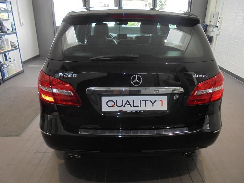 Gebraucht Mercedes B220 184 PS (135 kW) 2014 Van / Kleinbus