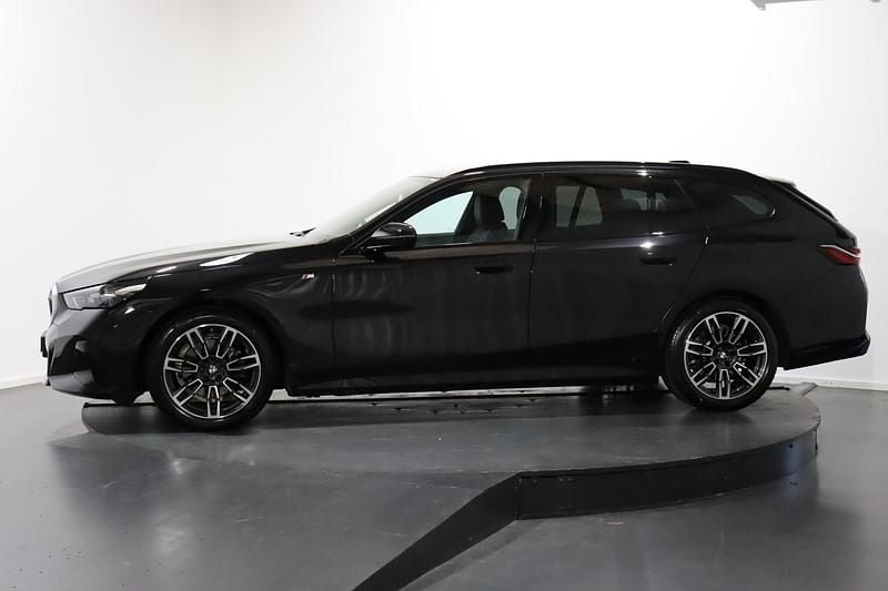 Gebraucht BMW 520 Comfort Edition 208 PS (152 kW) 2024 Schwarz Kombi