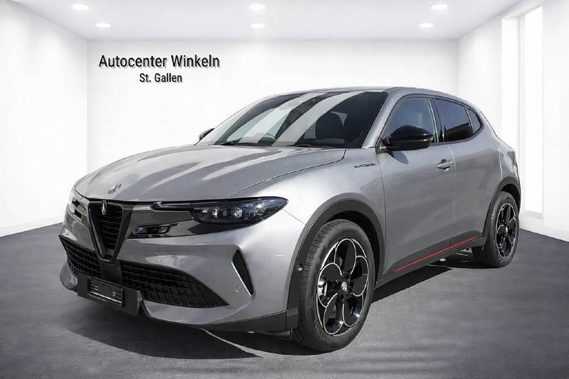Grau Neu 2025 Alfa Romeo Junior Edizione Speciale SUV | CHF 39’250 (Fairer Preis) - Bild 1/4