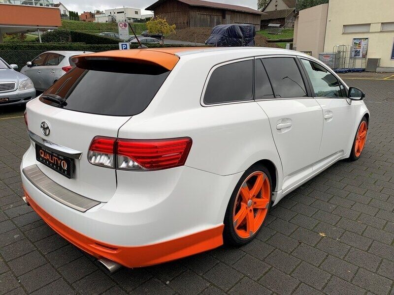 Gebraucht Toyota Avensis Premium 246 PS (180 kW) 2012 Kombi