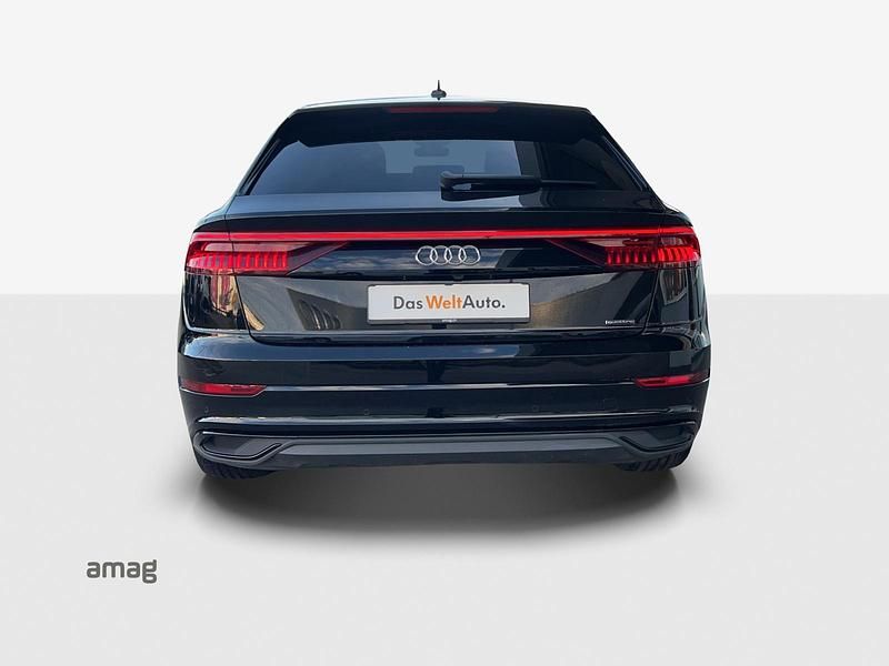 Gebraucht Audi Q8 Ambiente 286 PS (210 kW) 2022 Mythosschwarz metallic SUV