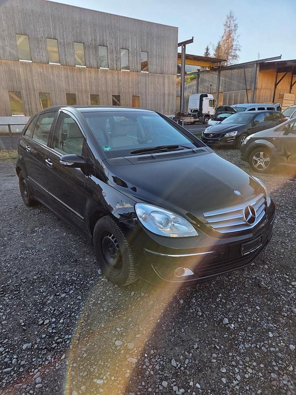 Gebraucht 2008 Mercedes B170 Van / Kleinbus | CHF 2’200 - Bild 1/4