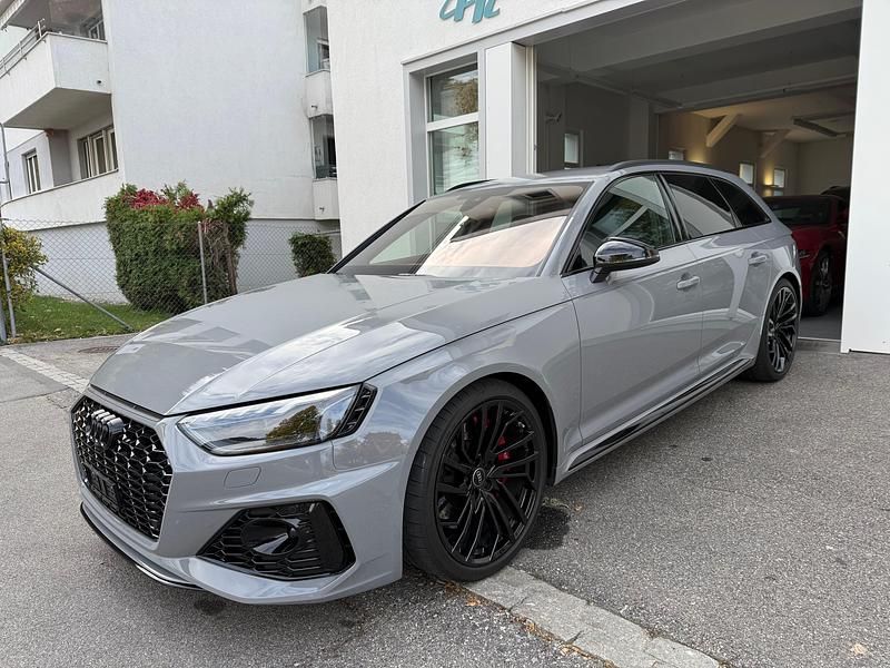 Gebraucht Audi RS4 Premium 450 PS (330 kW) 2024