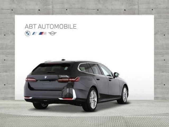 Neu BMW 520 208 PS (152 kW) 2025 Grau Kombi