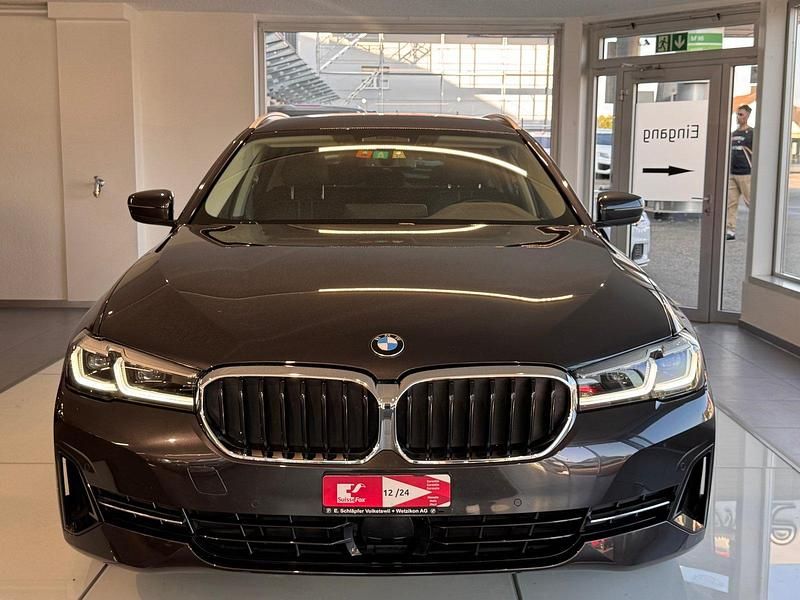 Gebraucht BMW 530 Sport Line 252 PS (185 kW) 2021 Kombi