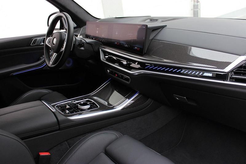 Gebraucht BMW X7 M Sport 530 PS (389 kW) 2023 Schwarz SUV