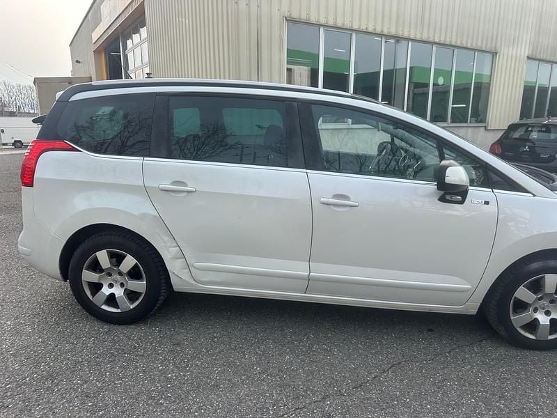 Gebraucht Peugeot 5008 156 PS (114 kW) 2014 Van / Kleinbus