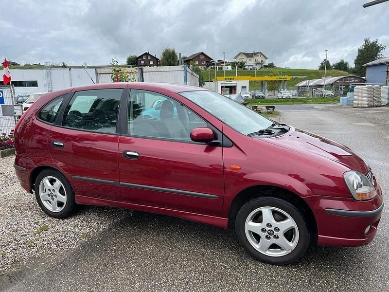 Gebraucht Nissan Almera Tino Comfort 114 PS (83 kW) 2001 Van / Kleinbus