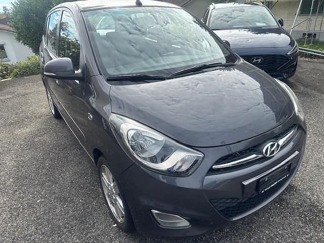 Grau Gebraucht 2013 Hyundai i10 Style Kleinwagen | CHF 5’500 (Teuer) - Bild 1/4