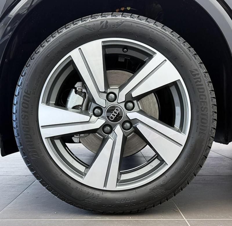 Neu Audi Q2 Advanced 190 PS (139 kW) 2025 Schwarz SUV