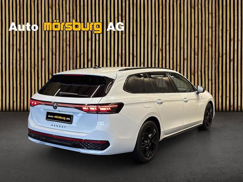Gebraucht VW Passat R-line 193 PS (141 kW) 2024 Kombi