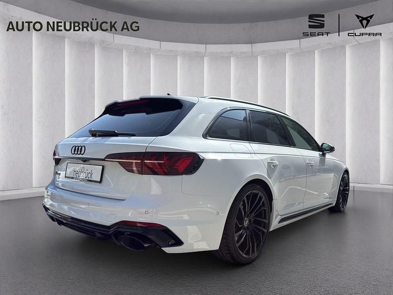 Gebraucht Audi RS4 Ambiente 450 PS (330 kW) 2024 Weiss Kombi