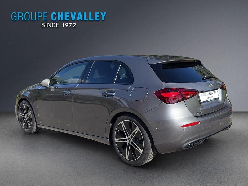 Neu Mercedes A200 Night 163 PS (119 kW) 2025 Grau Limousine