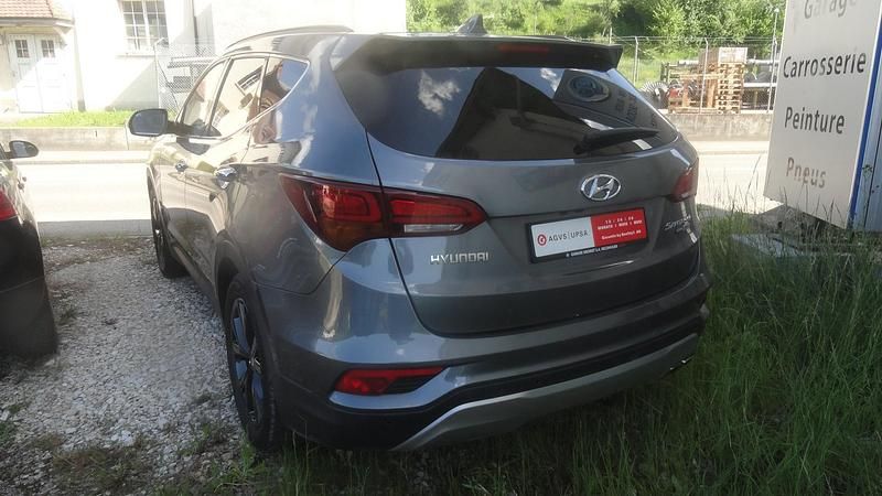 Gebraucht Hyundai Santa Fe 200 PS (147 kW) 2016 Grau SUV