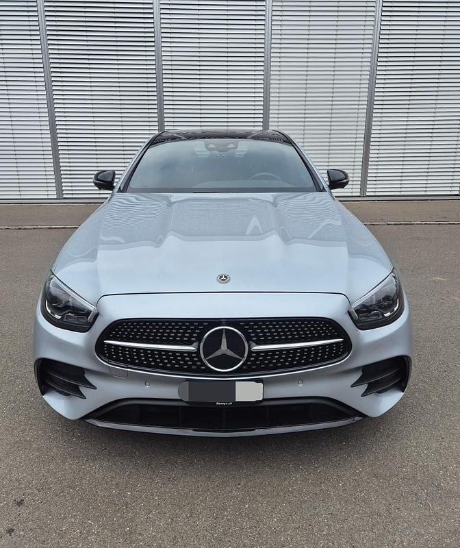 Gebraucht Mercedes E220 AMG line 194 PS (142 kW) 2021