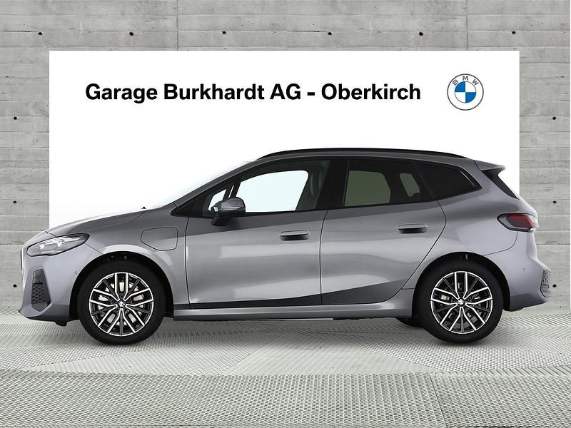 Neu BMW 230 M Sport 150 PS (110 kW) 2025 Grau Van / Kleinbus