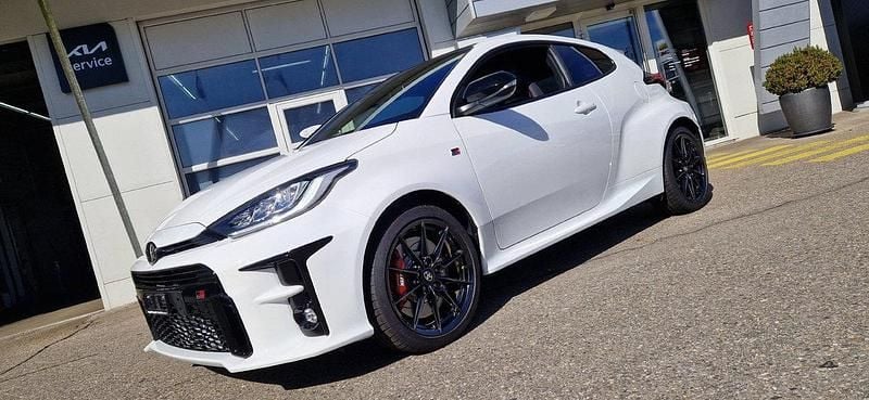 Gebraucht 2021 Toyota Yaris Sport Limousine | CHF 39’990 - Bild 1/4