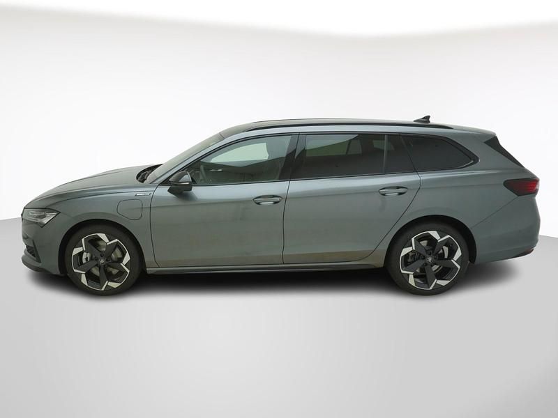 Neu Skoda Superb SportLine 204 PS (150 kW) 2025