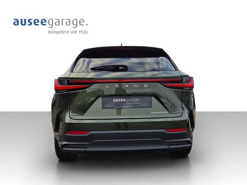 Neu Lexus NX450h+ 185 PS (136 kW) 2025 Grün SUV